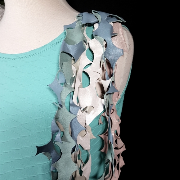 Made in Canada Unique tank top with leather shoulder piece - Picture 2 of 5